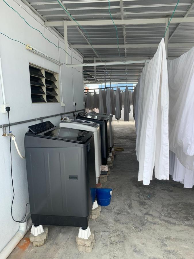 Brezza Hotel Lumut Exterior photo