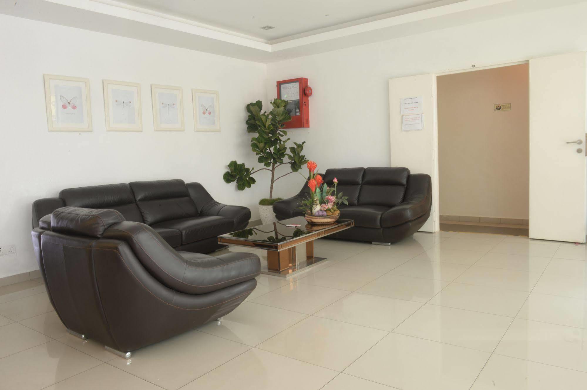 Brezza Hotel Lumut Exterior photo